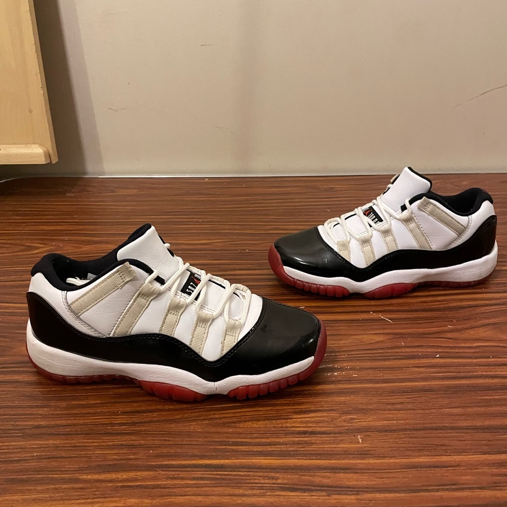 Jordan 11 low - Picture 2 of 5